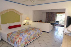 1BR Nautical Suite Sleep 4 in Cabo